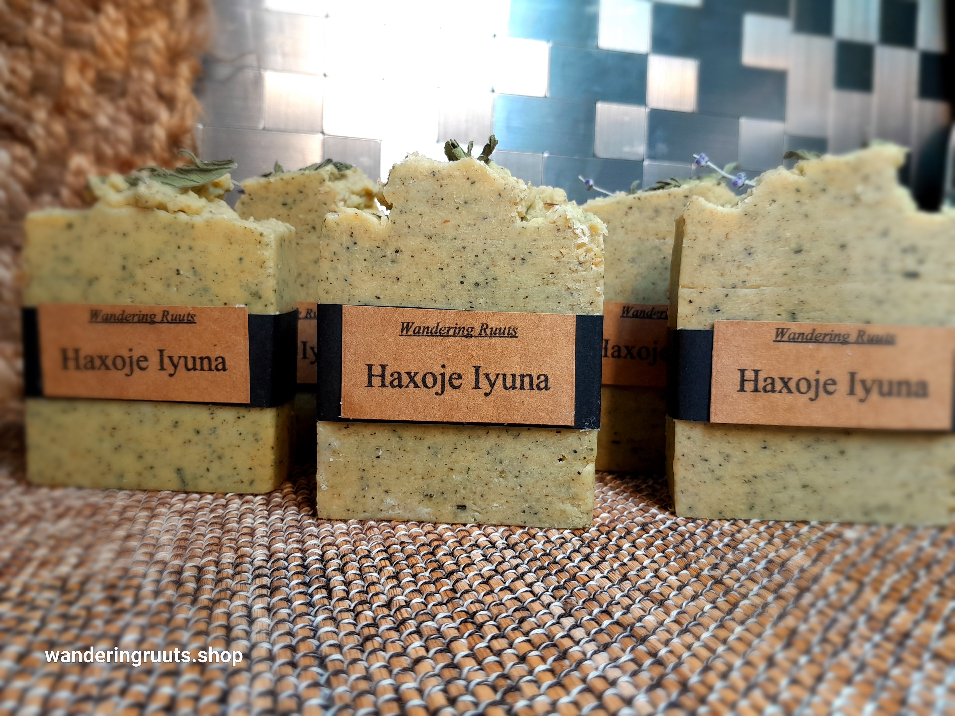 Haxoje Iyuna Body Bar